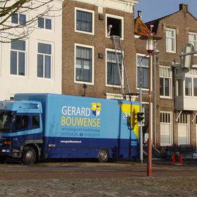 De ruime verhuiswagen